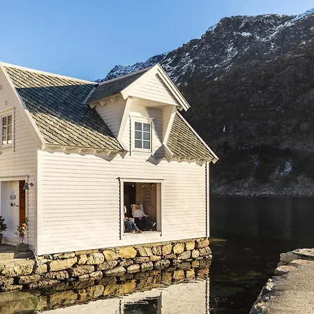 Exclusive Fjord Getaway With Sauna Holiday home Leirgulen