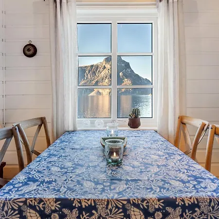 Exclusive Fjord Getaway With Sauna Leirgulen