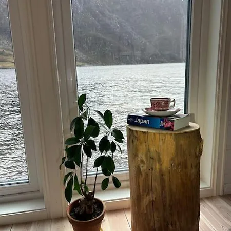 Feriehus Exclusive Fjord Getaway With Sauna Leirgulen