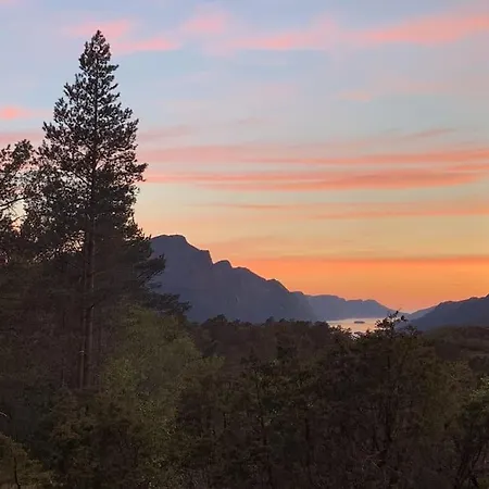 Holiday home Exclusive Fjord Getaway With Sauna Leirgulen