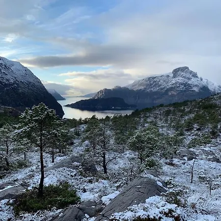 Exclusive Fjord Getaway With Sauna Leirgulen