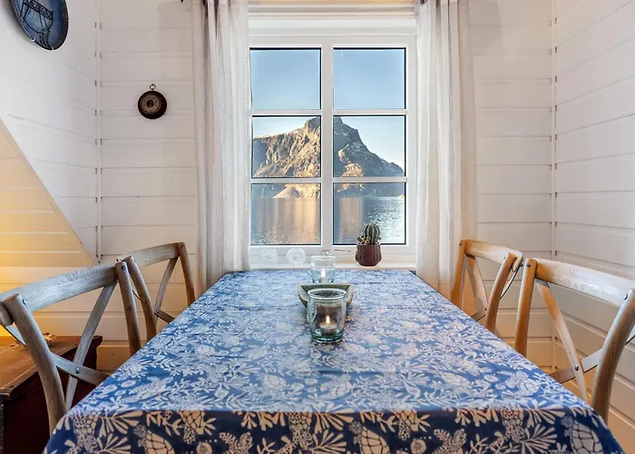 Exclusive Fjord Getaway With Sauna Leirgulen