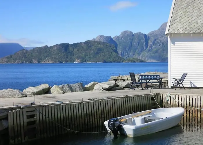 Exclusive Fjord Getaway With Sauna 度假居