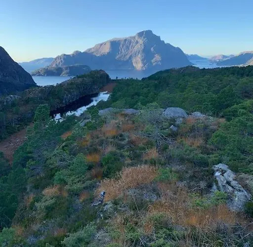 Exclusive Fjord Getaway With Sauna Leirgulen