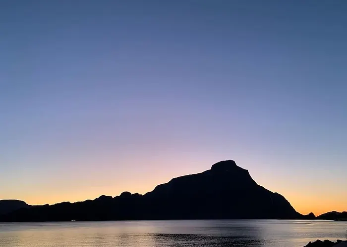 Exclusive Fjord Getaway With Sauna 度假居