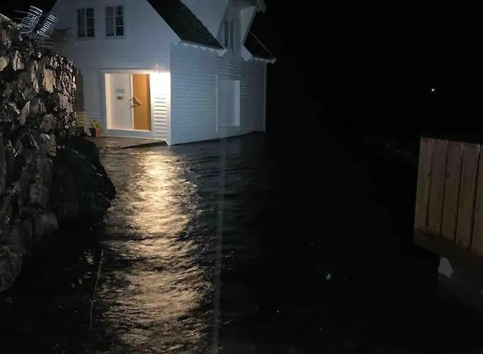 Exclusive Fjord Getaway With Sauna 度假居