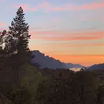 Σπίτι διακοπών Exclusive Fjord Getaway With Sauna Leirgulen