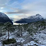 Exclusive Fjord Getaway With Sauna Leirgulen
