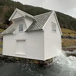 Σπίτι διακοπών Exclusive Fjord Getaway With Sauna