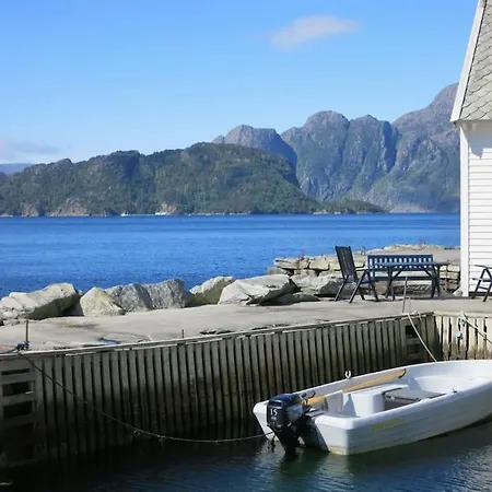 Exclusive Fjord Getaway With Sauna Feriehus