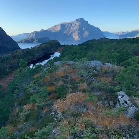 Exclusive Fjord Getaway With Sauna Leirgulen