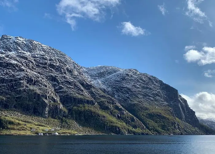Feriehus Exclusive Fjord Getaway With Sauna Leirgulen